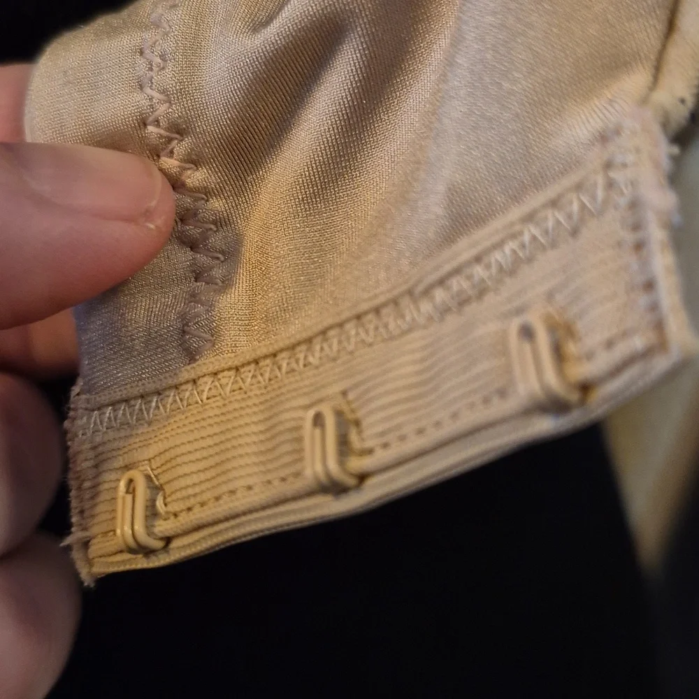 Playtex Size 42D Tan Striped Wired T shirt Bra Style 4747 Padded Modest - Picture 5 of 7